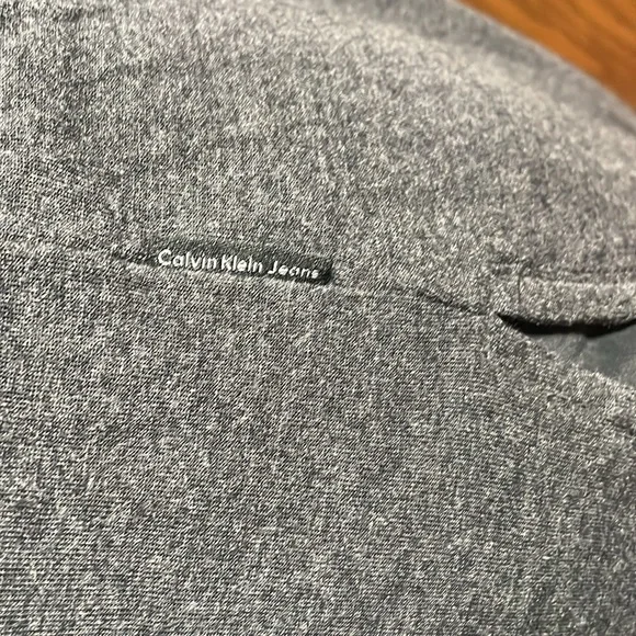 Calvin Klein women’s Fall blouse. - Picture 5 of 5